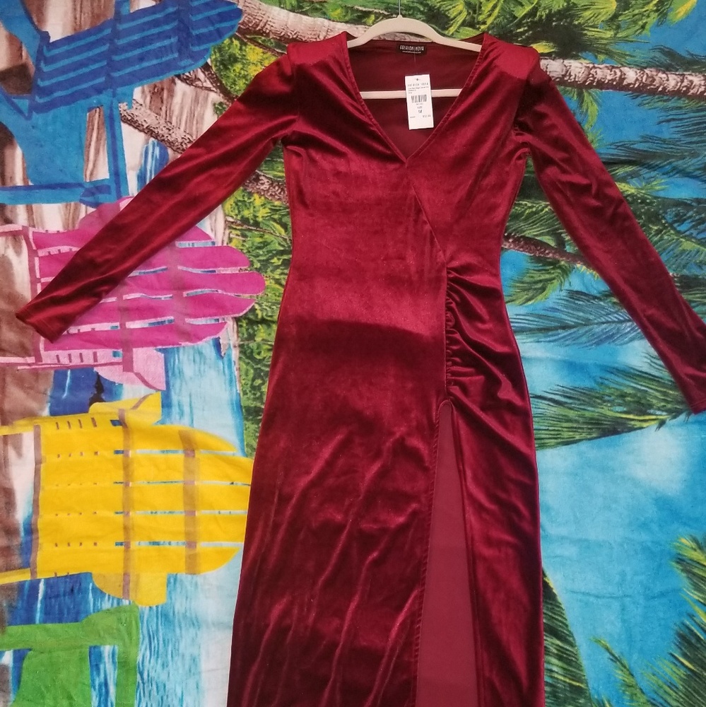 FASHION NOVA GOWN **** NWT